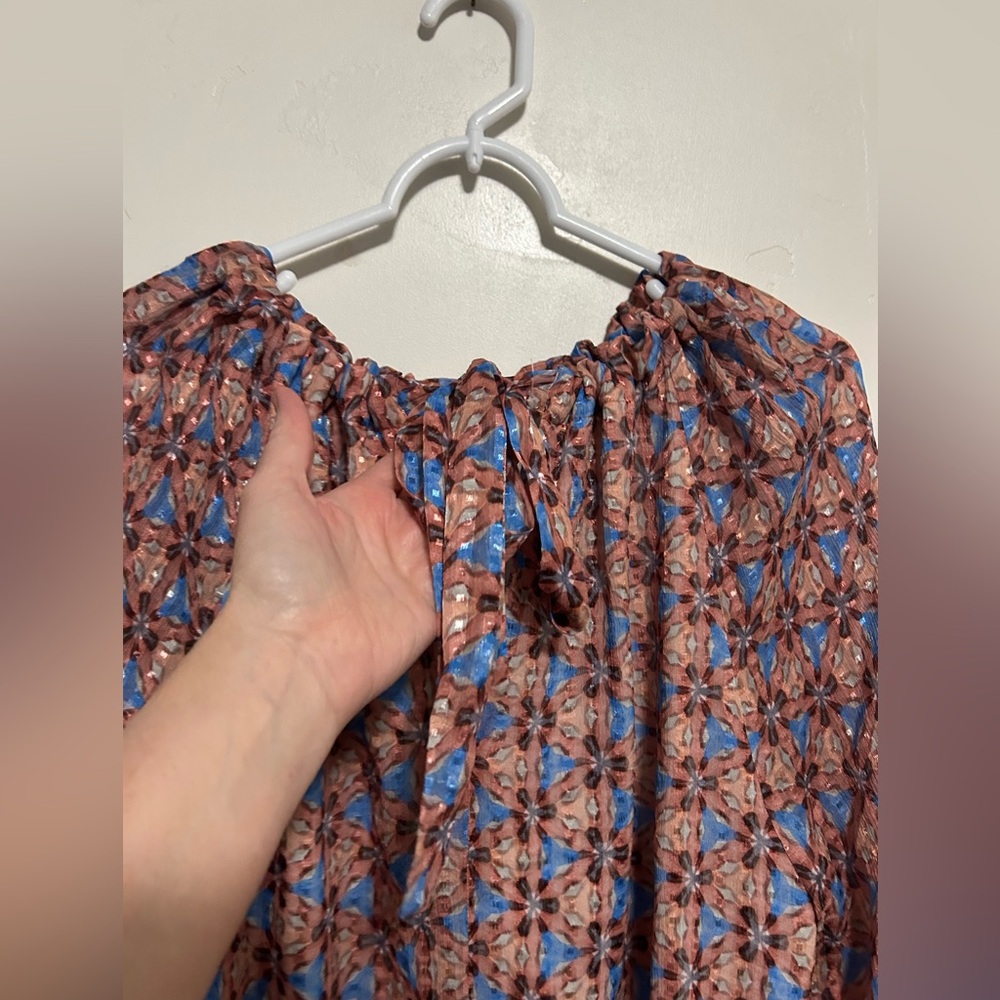 Marie Oliver‎ Kaleidoscope print Long sleeve
Bow tie back
Good preowned - Picture 6 of 9